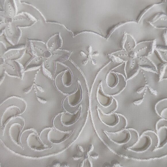 XL size Embroidered Blouse top - Picture 2 of 3